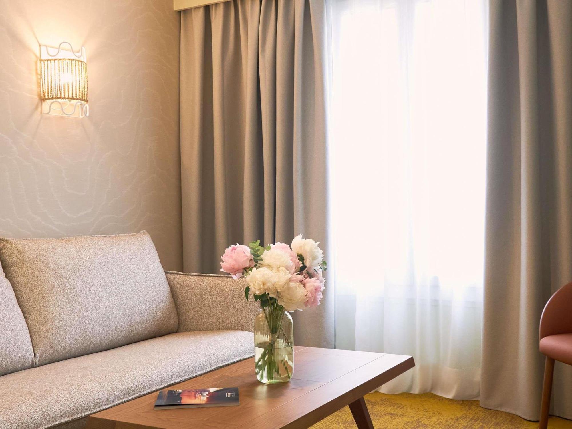 Suite One Double Bed One Double Sofa Bed